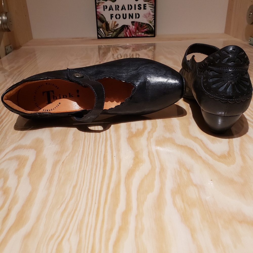 Think! Aida Shoes
